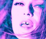 Vanessa Paradis : Sirène sensuelle et psychédélique dans le clip de Love Song