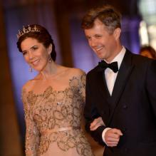 La princesse Mary et le prince Frederik de Danemark au Rijksmuseum d'Amsterdam le 29 avril 2013 pour le dîner d'adieu de la reine Beatrix des Pays-Bas, à la veille de son abdication.