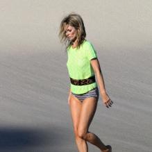 <p>La divine Kate Moss sur le shooting du Vogue UK à Saint Barthélémy en décembre 2012</p>
<p>Photo exclusive</p>