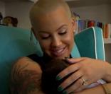 Amber Rose : Accouchement compliqué, césarienne imprévue, elle raconte