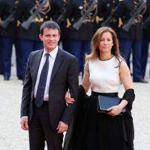 Manuel Valls et sa femme Anne Gravoin lors d'un dîner d'Etat à l'Elysee en l'honneur du président polonais Bronislaw Komorowski, le 7 mai 2013.