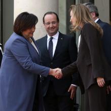 François Hollande, Valérie Trierweiler avec le président polonais Bronislaw Komorowski et son épouse à l'Elysee, le 7 mai 2013.