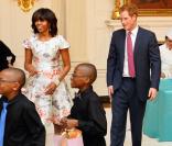 Prince Harry aux Etats-Unis : Michelle Obama ravie, la gent féminine hystérique
