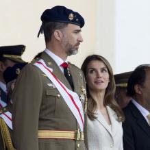 Le prince Felipe et la princesse Letizia d'Espagne présidaient le 10 mai 2013 au palais du Pardo, à Madrid, les cérémonies de la prestation du serment d'allégeance de la Garde royale.
