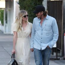 Kirsten Dunst et Garrett Hedlund se retrouvent en amoureux à Los Angeles, le 10 mai 2013.