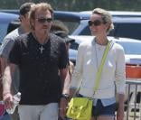 Laeticia Hallyday : Comblée par Johnny et ses filles pour la fête des mères