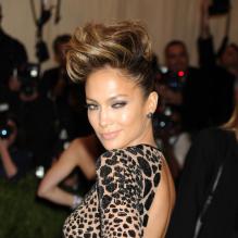 Jennifer Lopez à la soirée Punk : Chaos to Couture au Costume Institute Benefit Met Gal, à New York, le 6 mai 2013.