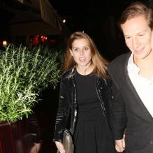 La princesse Beatrice et son petit ami Dave Clark passaient le 16 mai 2013 une soirée de plus au Loulou's, club privé de Mayfair, à Londres.
