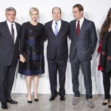 <p>Sidney Toledano, la princesse Charlene et le prince Albert de Monaco, Andrea Casiraghi et Tatiana Santo Domingo lors du défilé Croisière 2014 de Christian Dior Couture, le 18 mai 2013 sur la digue Stefano Casiraghi du port de Monaco.</p>