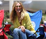 Heidi Klum, une soccer mom stylée et souriante sous le soleil de Los Angeles. Le 18 mai 2013.