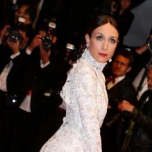 Elsa Zylberstein sublime en Zuhair Murad pendant la montée des marches du film Only God Forgives lors du 66e Festival du film de Cannes, le 22 mai 2013