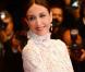 Elsa Zylberstein souriante et habillée par Zuhair Murad à la montée des marches du film Only God Forgives lors du 66e Festival du film de Cannes, le 22 mai 2013