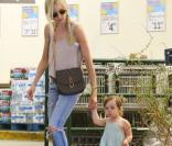 Kimberly Stewart : Fashion et stylée, virée healthy avec sa craquante Delilah
