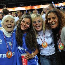 Yelena Noah, Marie Claire Noah, Cecilia Rhode-Noah, Nathalie Proisy-Noah à Kaunas, lors de l'Euro de basket en Lituanie le 19 septembre 2011