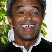 Yannick Noah lors de l'inauguration d'un nouveau site de son associatino Fête le Mur à Pessac le 20 mars 2013
