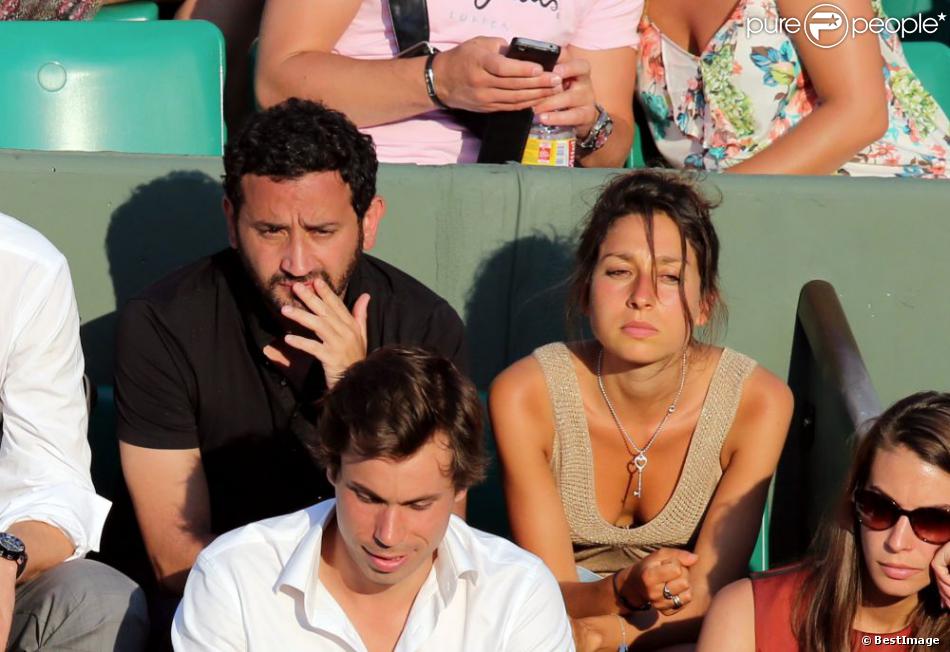 http://static1.purepeople.com/articles/3/12/24/33/@/1149753-cyril-hanouna-et-une-amie-people-aux-950x0-1.jpg