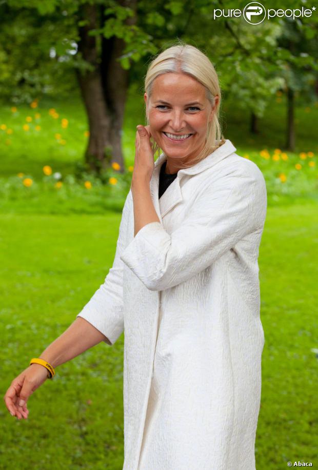 CASA REAL DE NORUEGA - Página 67 1212531-crown-princess-mette-marit-attending-an-620x0-1