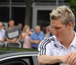 Bastian Schweinsteiger prend possession de son cadeau de rentrée