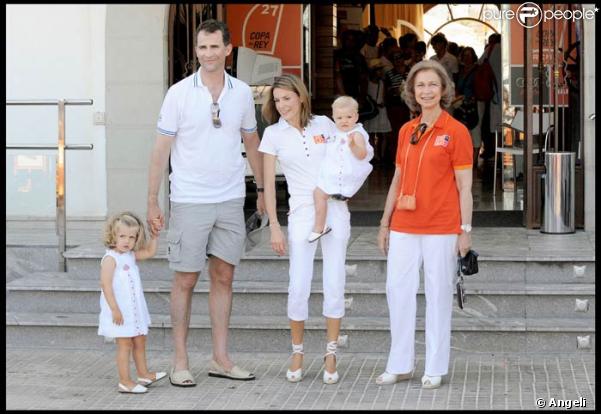 Letizia d'Espagne en famille à Palma de Mayorque, le 29/07/08