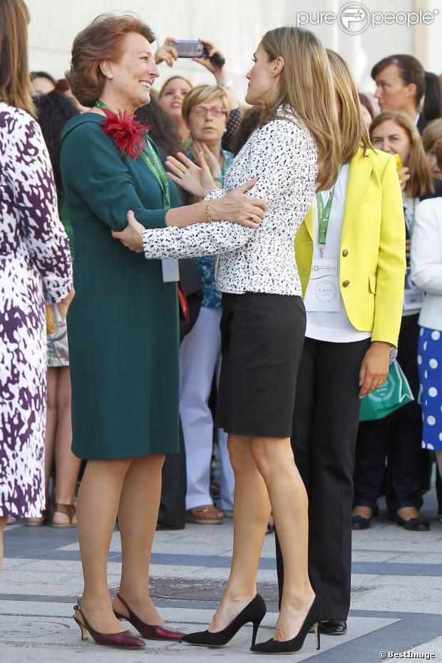 AGENDA PERSONAL DE LA PRINCESA LETIZIA - Página 15 1244409-la-princesse-letizia-d-espagne-assiste-620x0-1