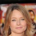PHOTOS : Jodie Foster, seule au milieu de plein de couples stars, à la première de Tropic Thunder !