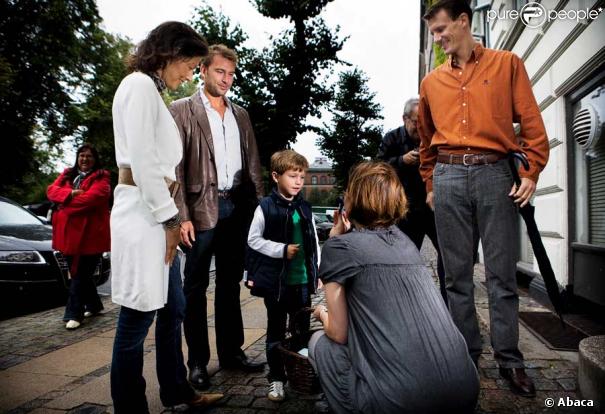 Le prince Joachim de Danemark retrouve son ex-femme Alexandra pour la rentrée de leur fils Felix
