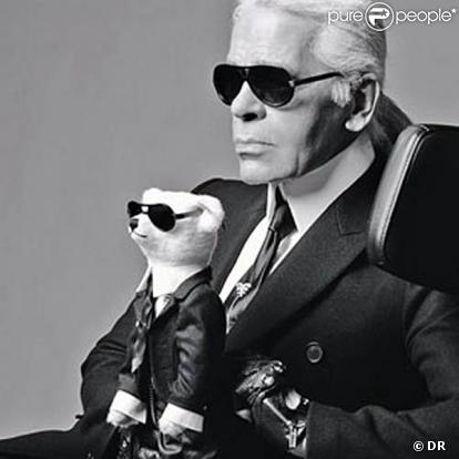 Karl Lagerfeld  presente son Karl Bear