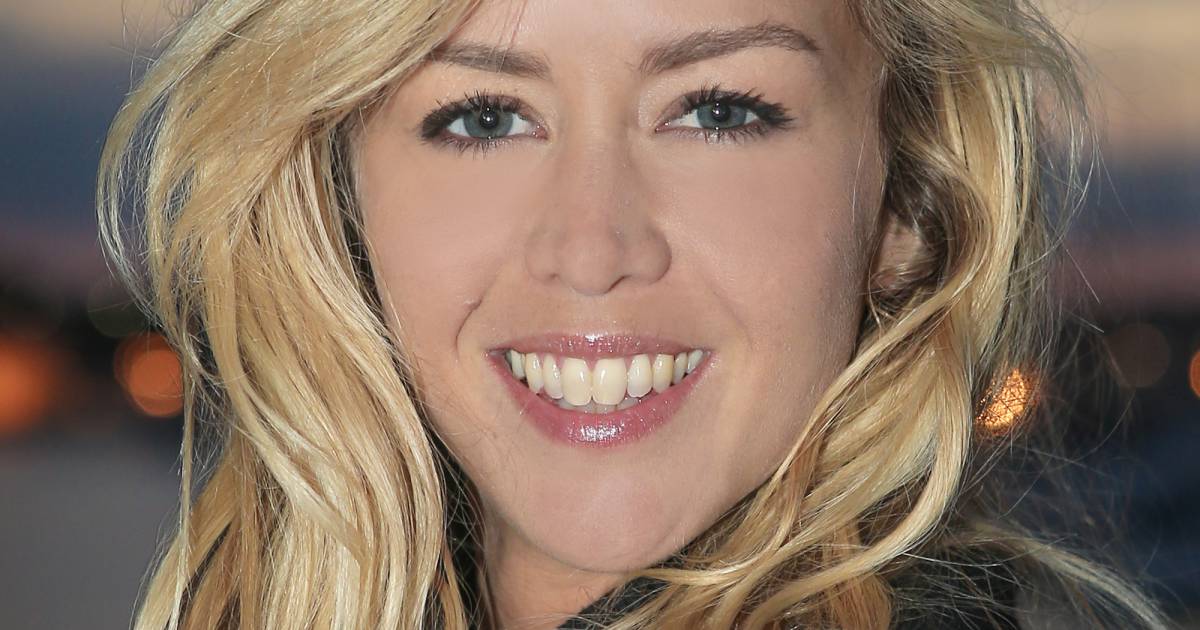 http://static1.purepeople.com/articles/3/14/41/93/@/1528559-exclusif-enora-malagre-pose-sur-un-opengraph_1200-1.jpg
