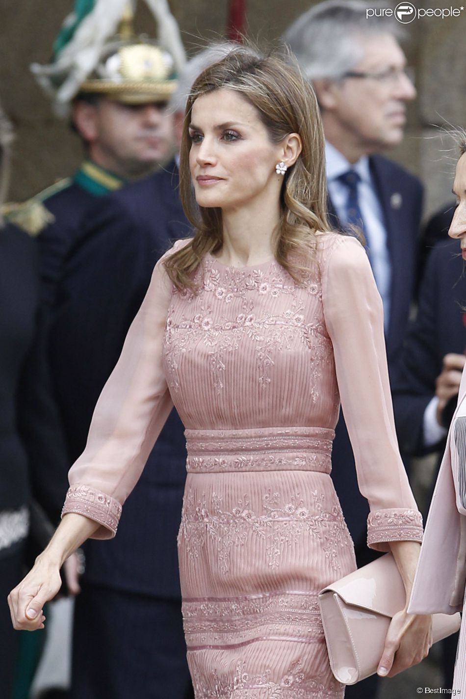 AGENDA DE SM. REYES FELIPE y LETIZIA - Página 36 1546190-le-roi-felipe-vi-et-la-reine-letizia-950x0-1