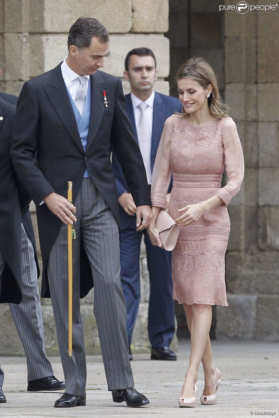 AGENDA DE SM. REYES FELIPE y LETIZIA - Página 36 1546197-le-roi-felipe-vi-et-la-reine-letizia-950x0-1