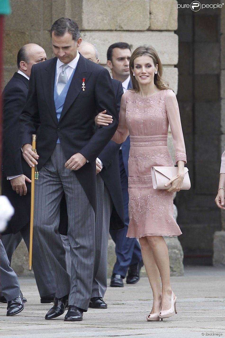 AGENDA DE SM. REYES FELIPE y LETIZIA - Página 36 1546198-le-roi-felipe-vi-et-la-reine-letizia-950x0-1