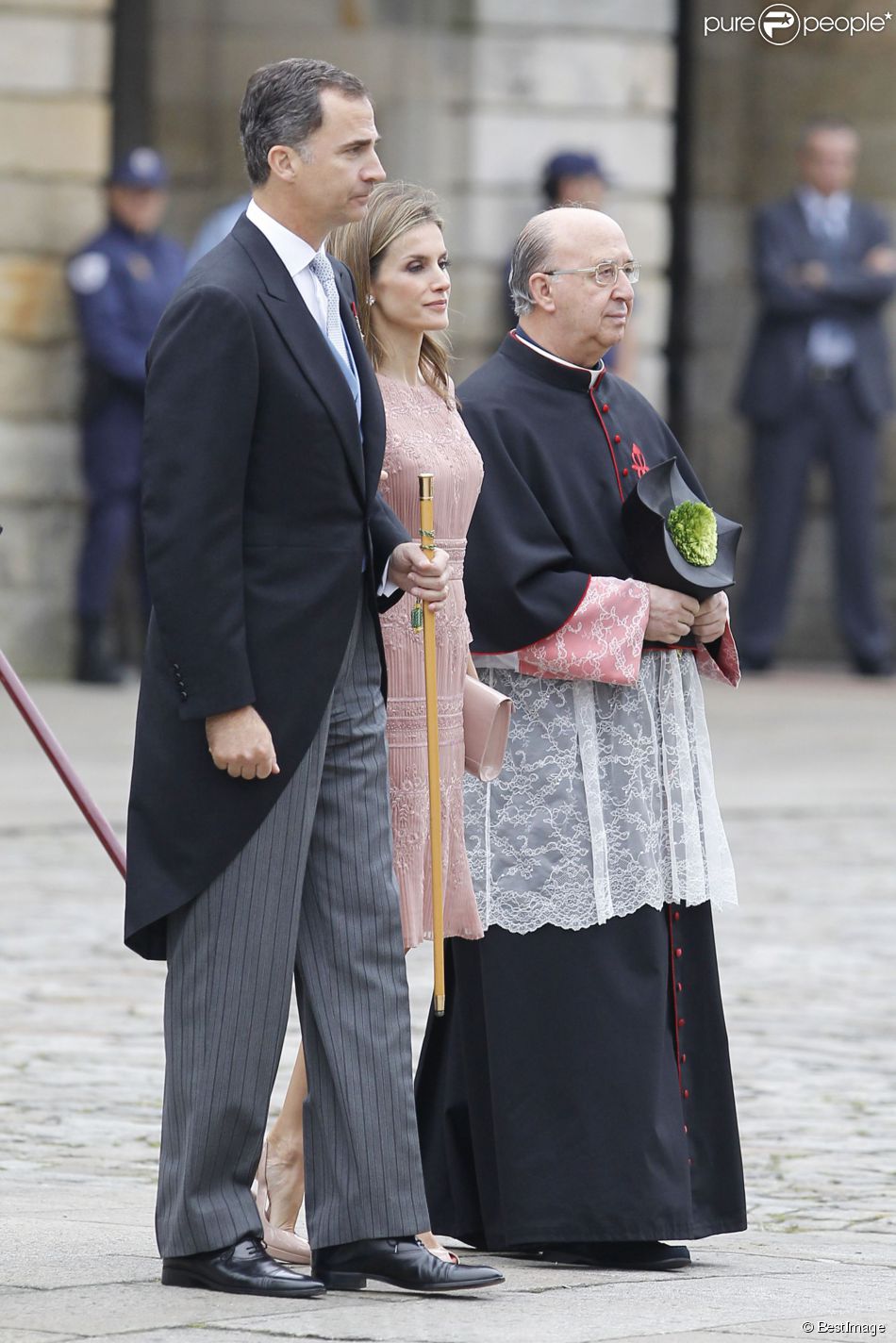 AGENDA DE SM. REYES FELIPE y LETIZIA - Página 36 1546200-le-roi-felipe-vi-et-la-reine-letizia-950x0-1