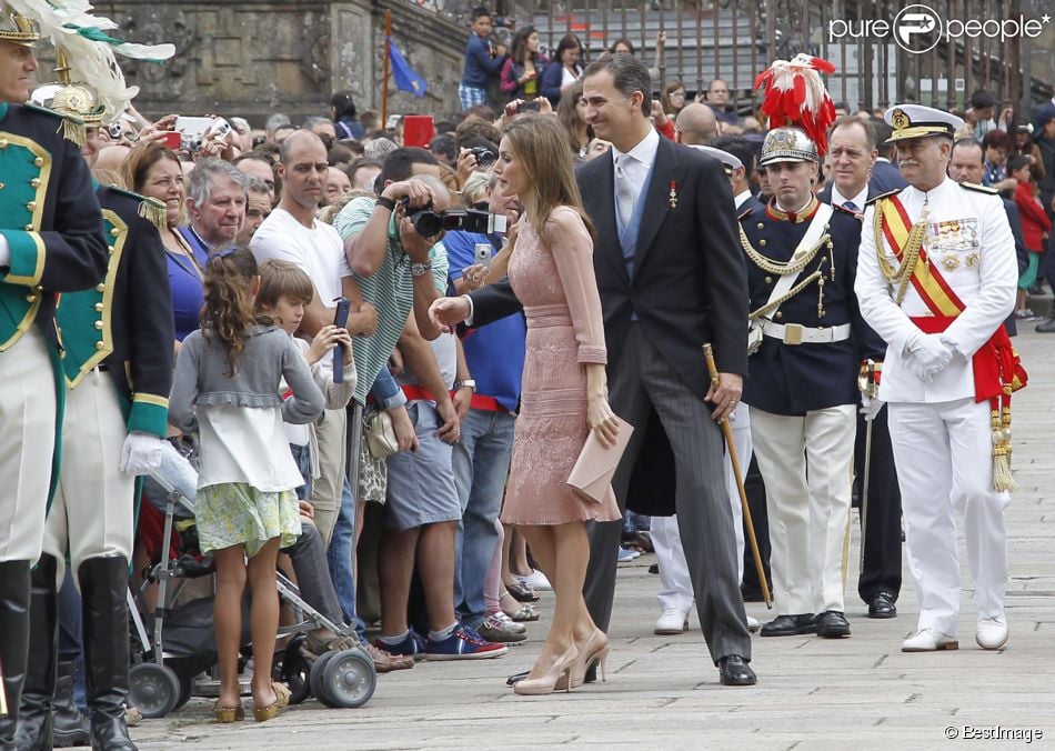 AGENDA DE SM. REYES FELIPE y LETIZIA - Página 36 1546210-le-roi-felipe-vi-et-la-reine-letizia-950x0-1