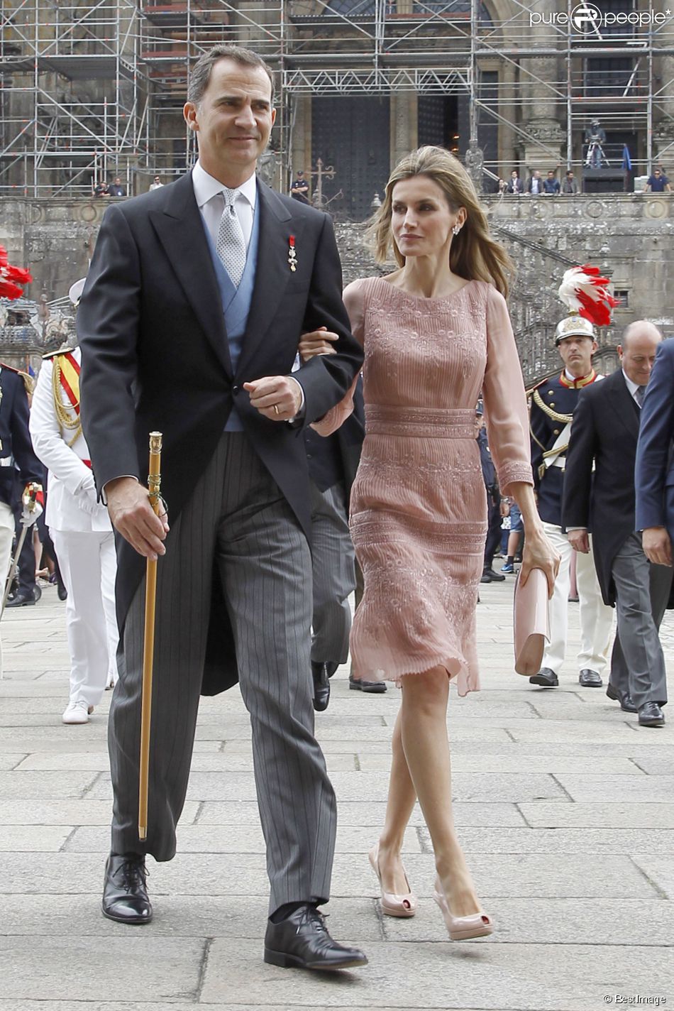 AGENDA DE SM. REYES FELIPE y LETIZIA - Página 36 1546213-le-roi-felipe-vi-et-la-reine-letizia-950x0-1