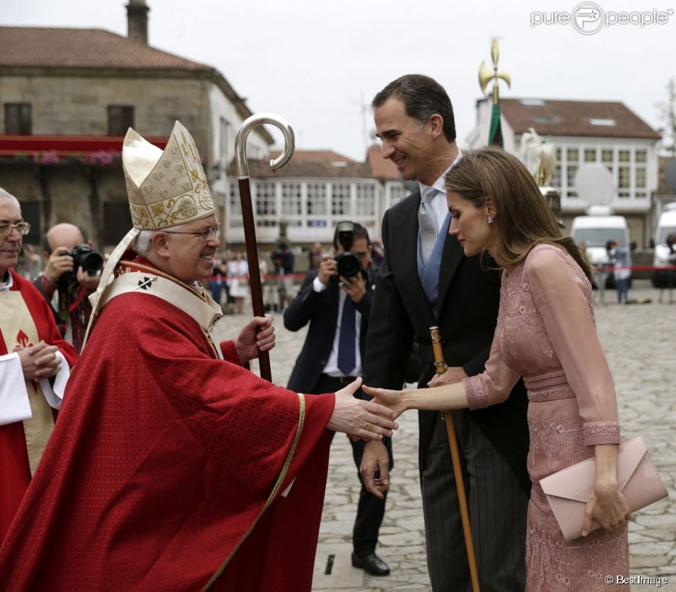 AGENDA DE SM. REYES FELIPE y LETIZIA - Página 36 1546224-le-roi-felipe-vi-et-la-reine-letizia-950x0-1