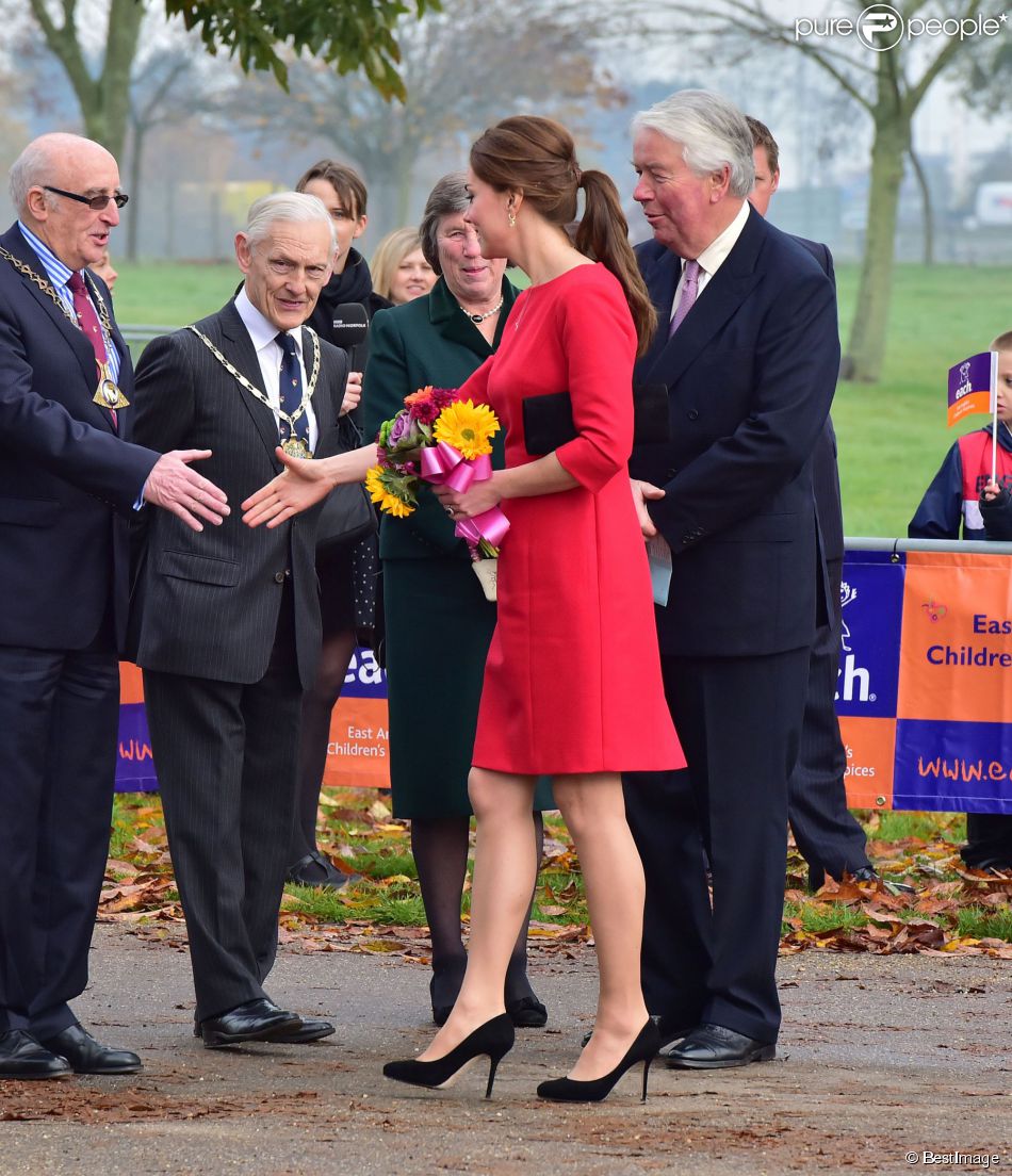 CASA REAL BRITÁNICA - Página 17 1659629-kate-middleton-duchesse-de-cambridge-950x0-2