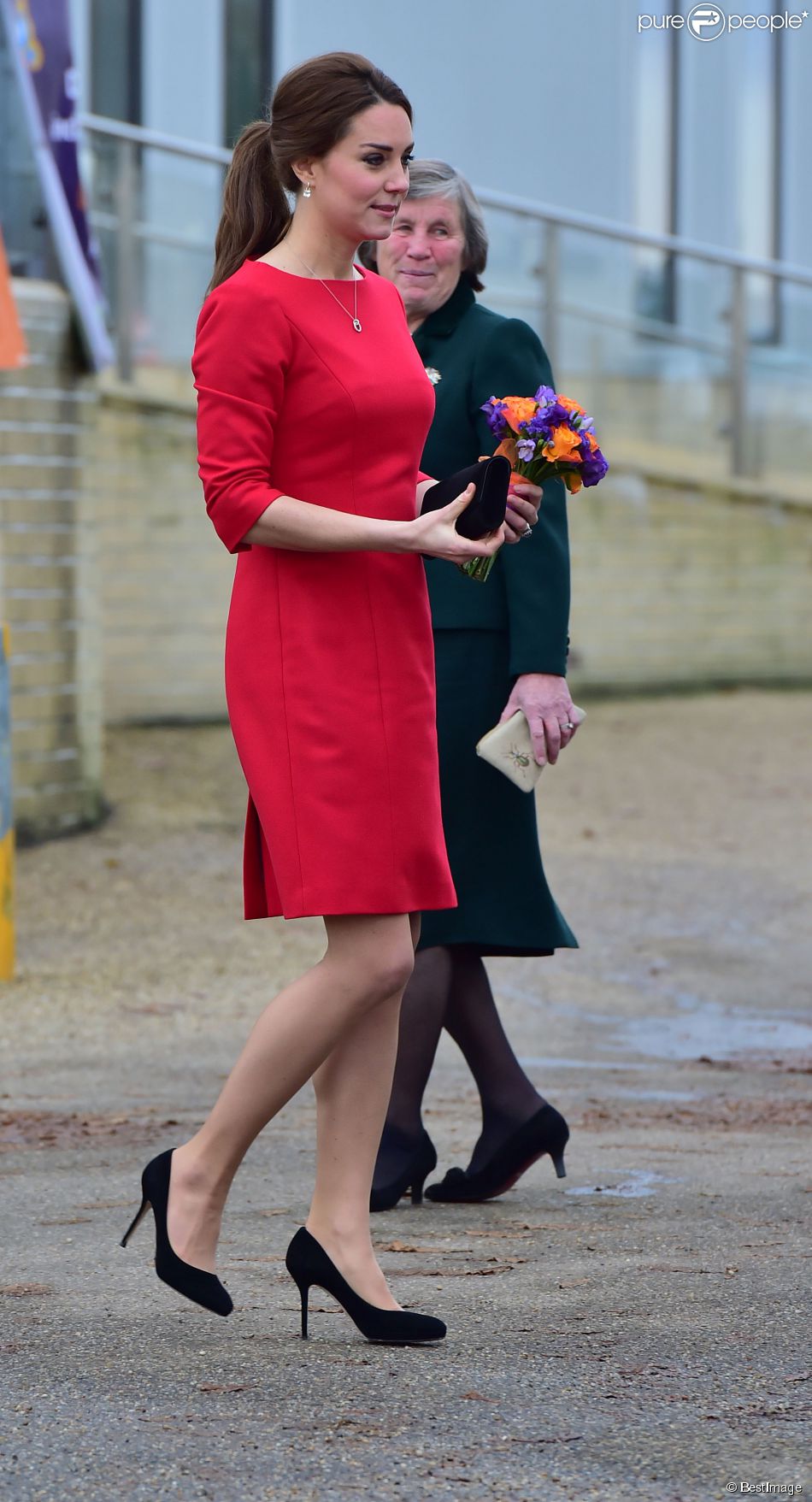 CASA REAL BRITÁNICA - Página 17 1659646-kate-middleton-duchesse-de-cambridge-950x0-2