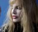 PHOTOS : Arielle Dombasle : même à l'heure du déjeuner, son mari BHL l'inspire...
