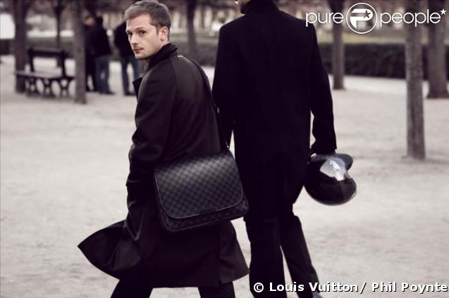 Nicolas Duvauchelle, mannequin de charme pour Louis Vuitton