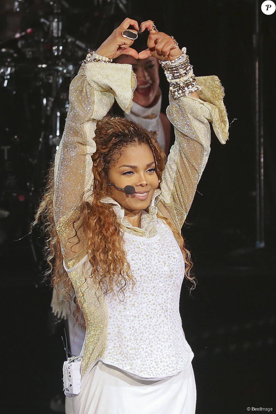 Janet Jackson est en instance de divorce ? - Page 2 1921622-janet-jackson-fait-son-retour-sur-950x0-2