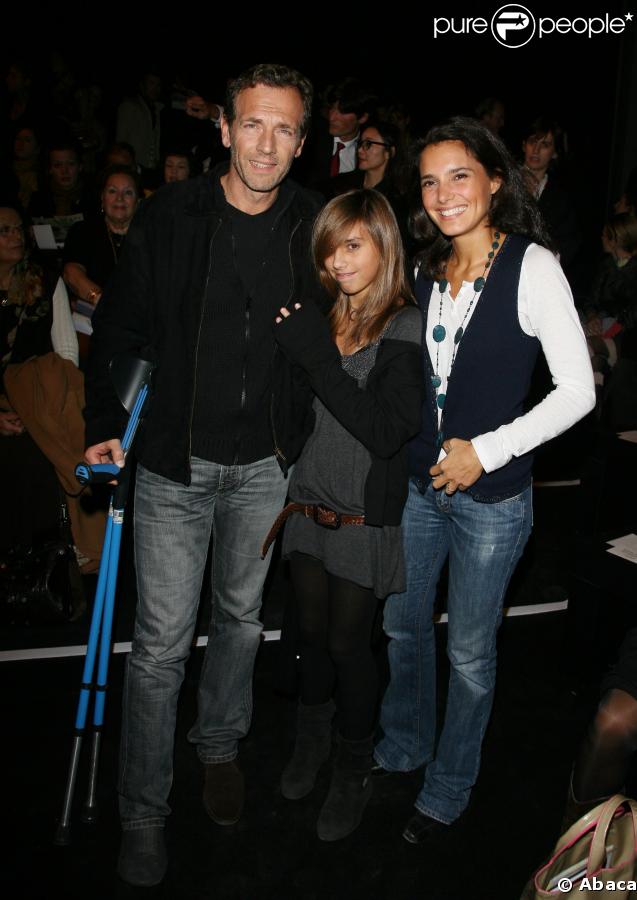 Tous fans de Paul and Joe : Stephane Freiss et ses béquilles... en famille