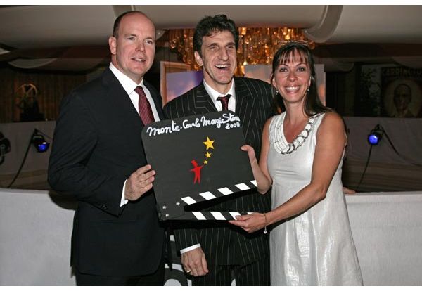 Le Prince Albert II avec Shirley et Dino