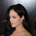 REPORTAGE PHOTOS : Angelina Jolie a tous ses enfants... dans la peau !