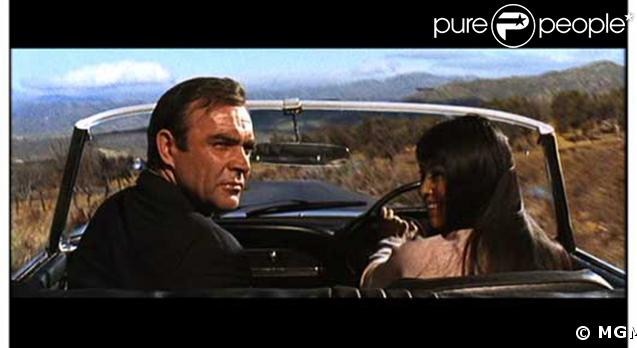 Mie Hama dans On ne vit que deux fois, sorti en 1967. 