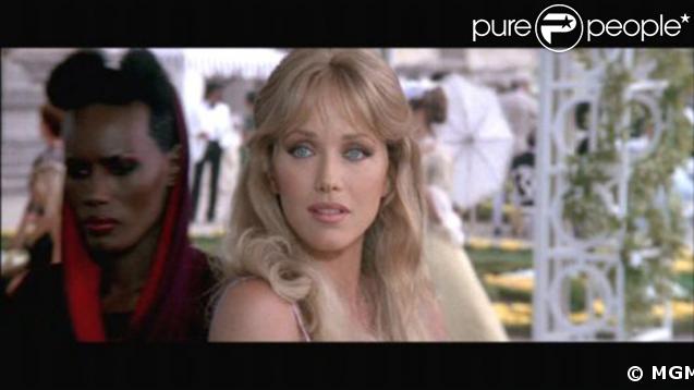 Tanya Roberts dans le 14e James Bond, Dangereusement vôtre, en 1985