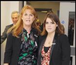 Sarah Ferguson et la Princesse Eugénie à l'inauguration d'un centre de soins