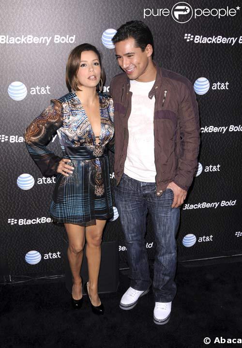 Eva Longoria et Mario Lopez à la soirée BlackBerry, à Los Angeles, le 30/10/08