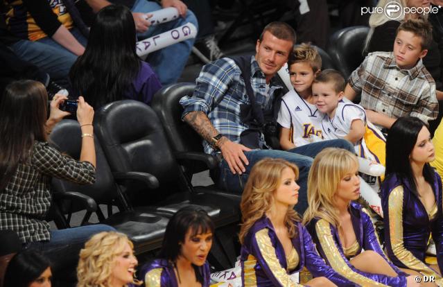 Dazvid Beckham et ses 3 fils au match de basket à LA