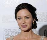 Emily Blunt recoit le Golden Globe du meilleur second reole feminin pour Le Diable s'habille en Prada en 2007
