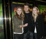 Andrew Castle et ses filles à l'avant-première de Madagascar: Escape 2 Africa